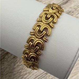 Monet link bracelet from the Raging Seas collection Gold Tone 18.5cm x 1.3cmVTG